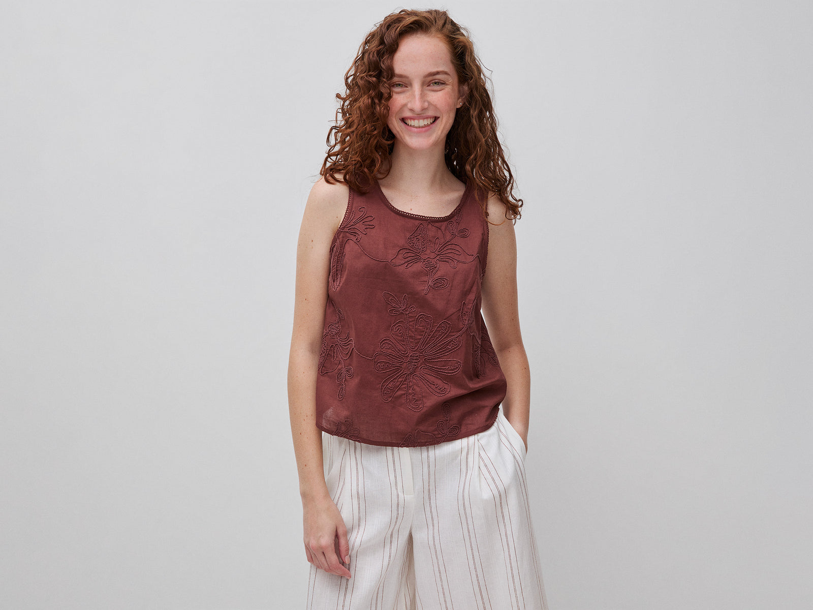 Top com bordados florais - ucb_image_F