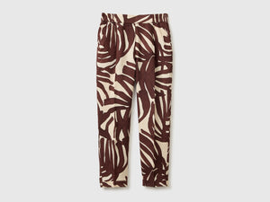 Pantalones deportivos estampados de lino puro.