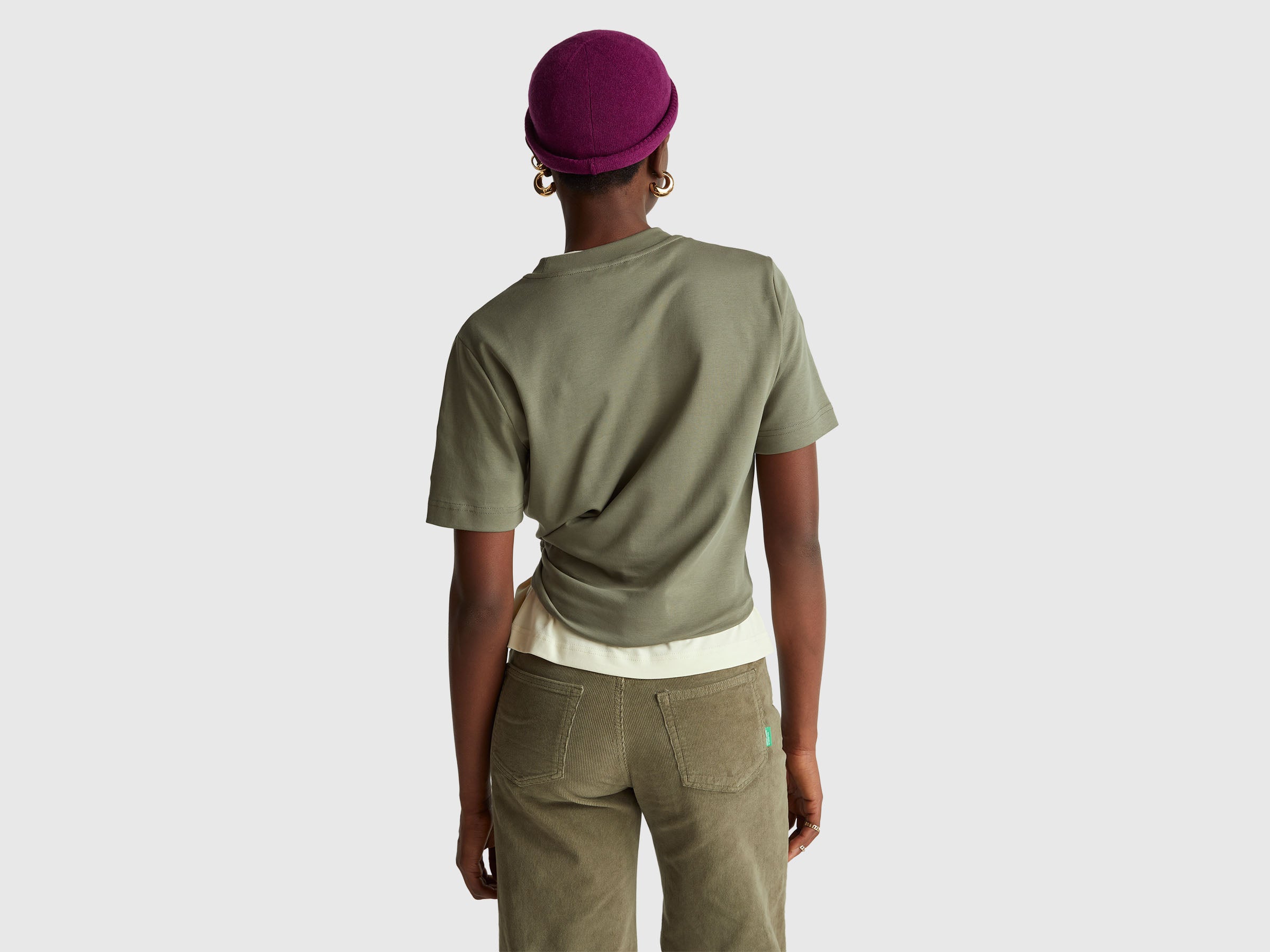 T-shirt com estampa e bordado - ucb_image_B