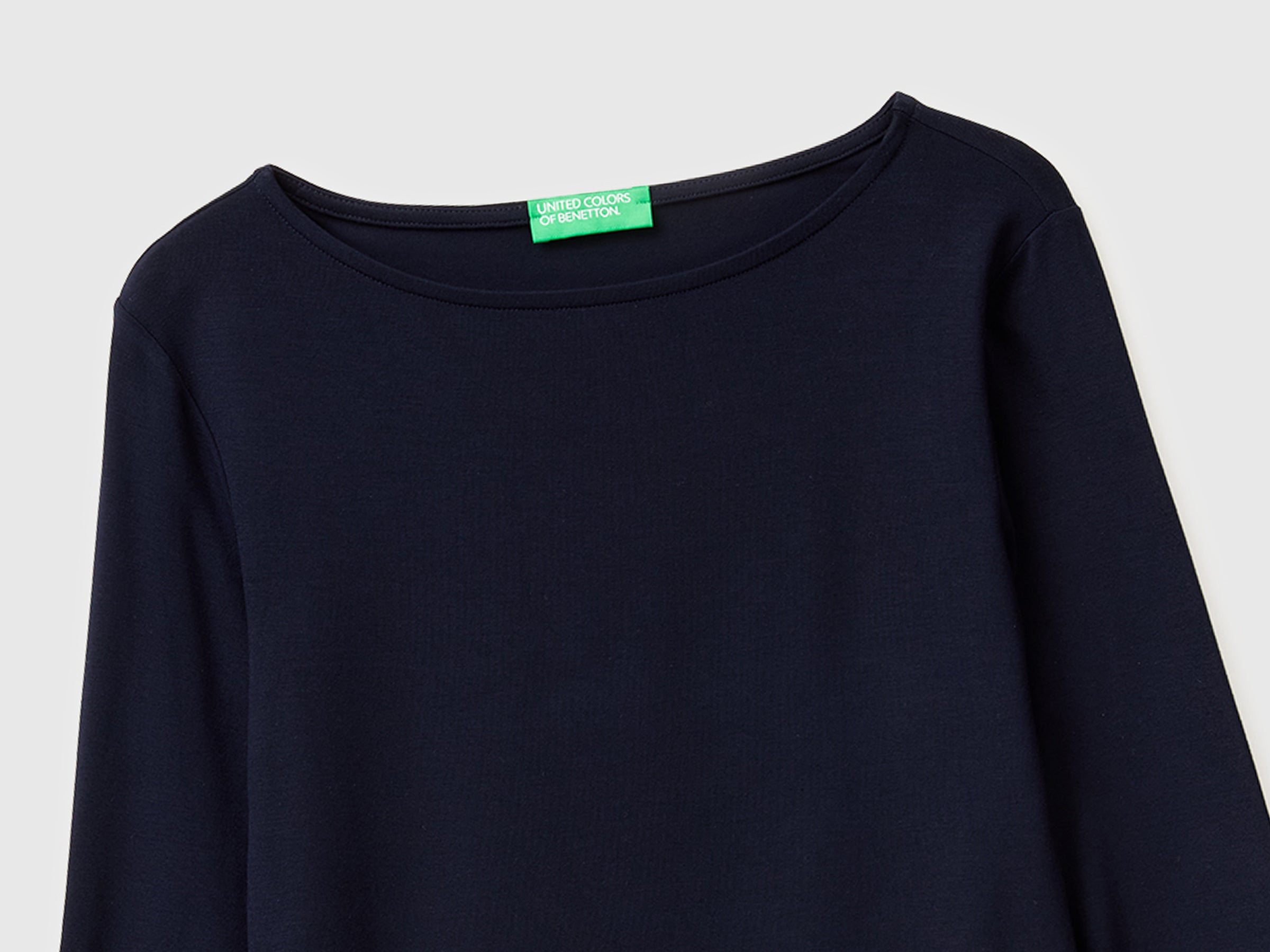 Boat-neck T-shirt - ucb_image_DS1