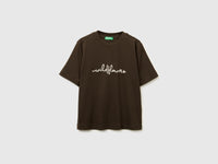 T-shirt com estampa e bordado - ucb_image_FS