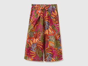Pantalones de tres cuartos con nudo