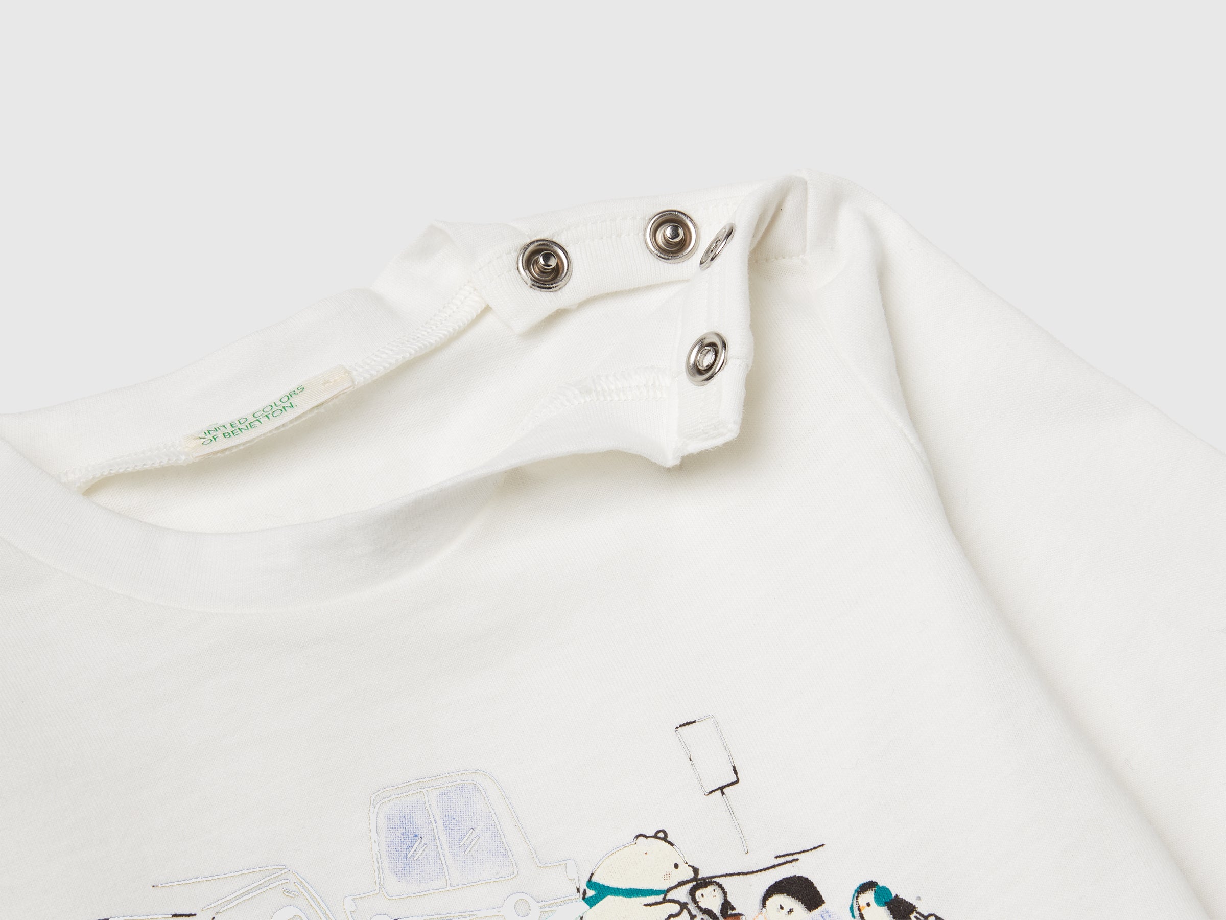 T-shirt com estampa em relevo - ucb_image_DS1