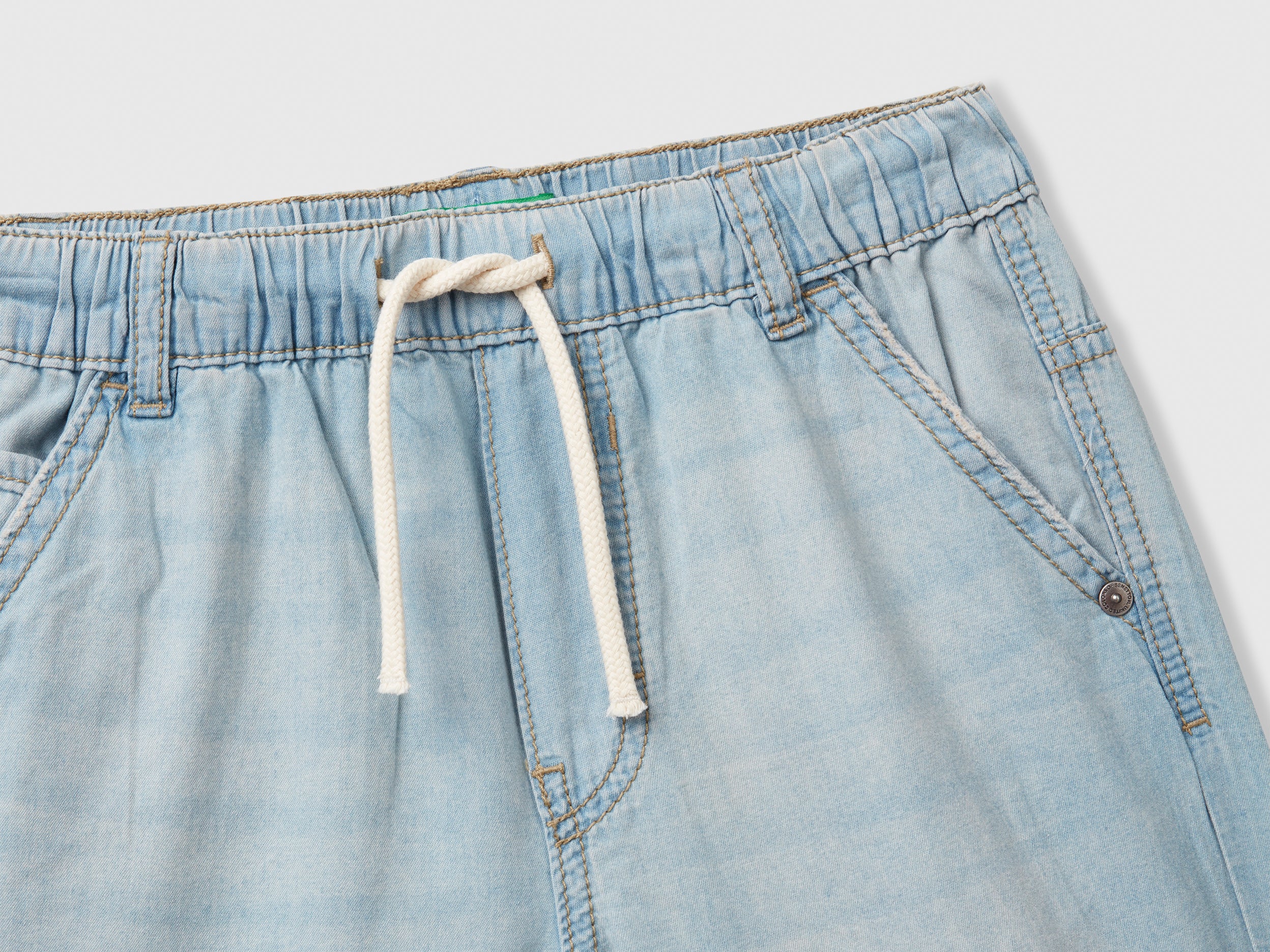Bermuda shorts in chambray - ucb_image_DS1